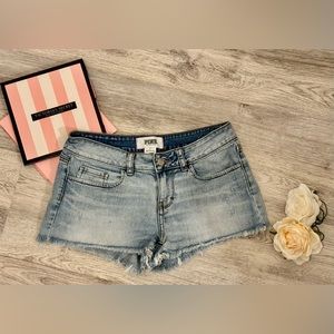 Victoria’s Secret Pink Light Wash Denim Shorts With Frayed Hem Size 2 EUC